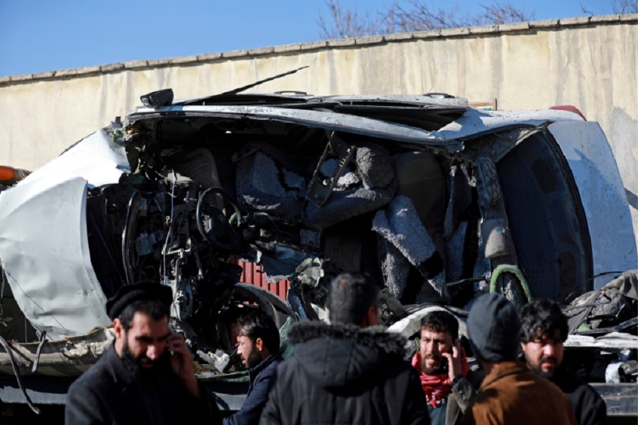 کابل میں ڈاکٹروں کی گاڑی میں بم دھماکہ، ڈاکٹروں سمیت 5 افراد ہلاک ہوگئے