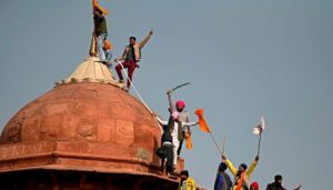 بھارت میں کسان تحریک، لال قلعے پہ لہراتا سکھوں کا جھنڈا اور انتہاپسند مودی حکومت کا خاتمہ