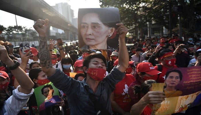 آنگ سان سوچی نے میانمار کی عوام سے فوجی بغاوت کے خلاف احتجاج کرنے کی اپیل کردی